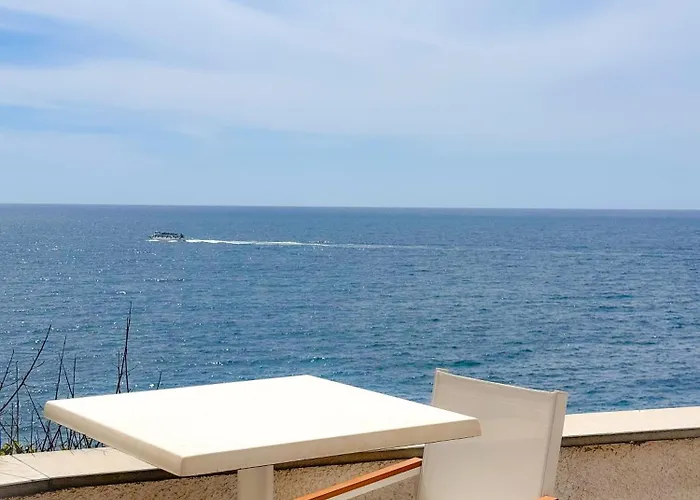 La Ripa - The Spinnaker 3*
